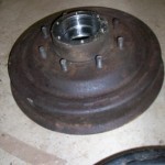 61-71 W200 Front hubs and drums - Image 3