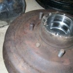 61-71 W200 Front hubs and drums - Image 2