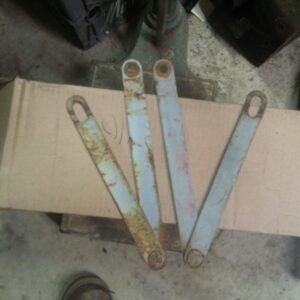 65-71 Sweptline Tailgate hinges