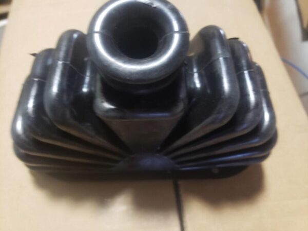 69-76 W100 & W200 & W300 Transfercase shifter boot NEW